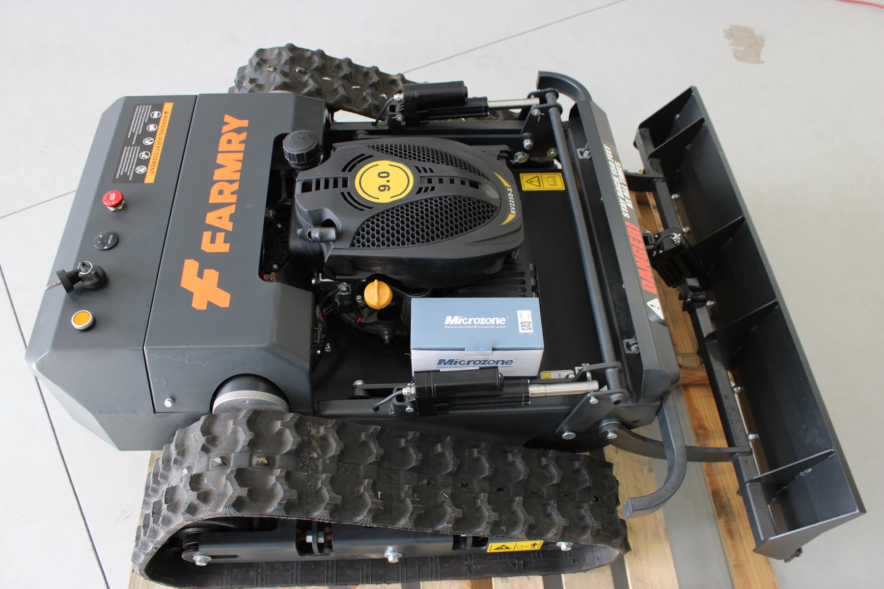 Used Remote-Controlled Snow Mower – 20.9" Cut, 6.1HP, Winter Duty, RM20S