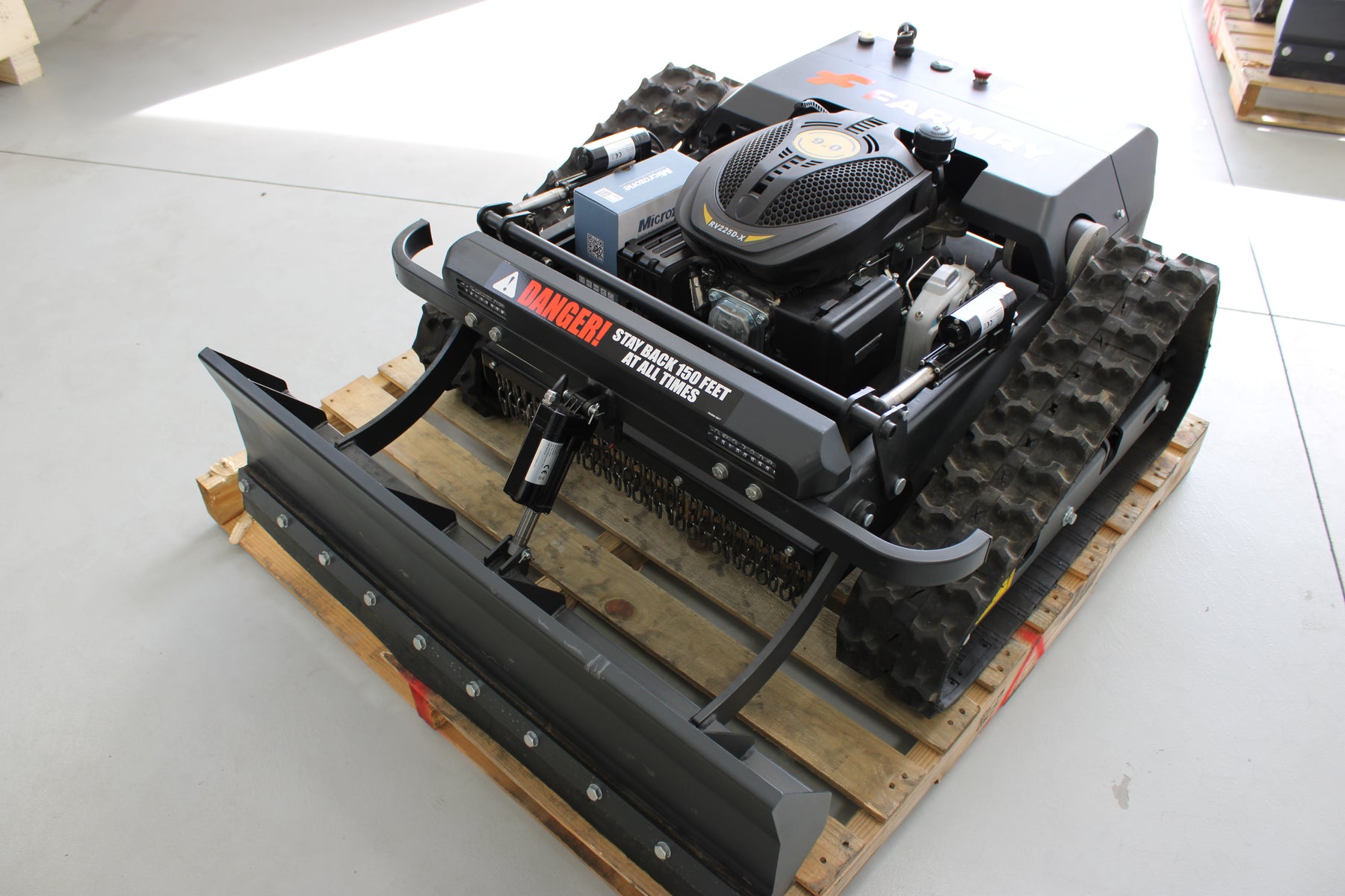 Used Remote-Controlled Snow Mower – 20.9" Cut, 6.1HP, Winter Duty, RM20S